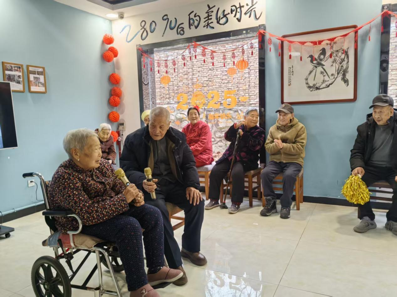 元旦雅韵暖青华 | 西安青华山庄老年公寓联欢会温情绽放(图5) 图片2-5.png